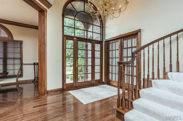 1300 White Oak Trail, Godfrey, IL 62035