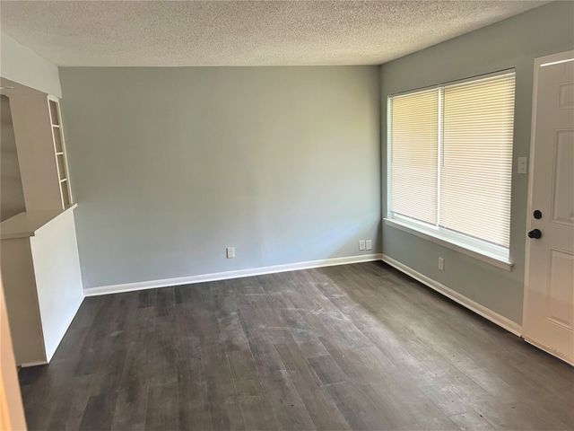 907 Ellis Street, Waxahachie, TX 75165