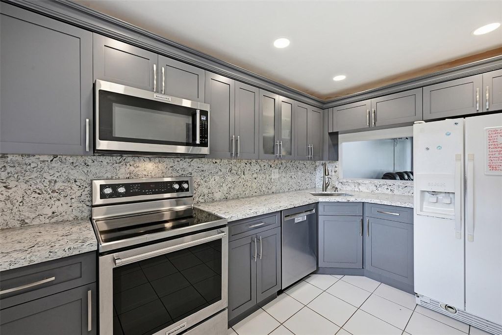 7500 NW 17th Street 110, Plantation, FL 33313