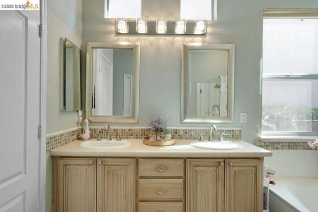 1361 Mcprince Ln, Brentwood, CA 94513