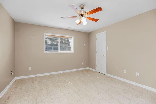 605 NW Silverstone Circle, Grain Valley, MO 64029