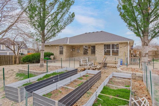 605 NW Silverstone Circle, Grain Valley, MO 64029