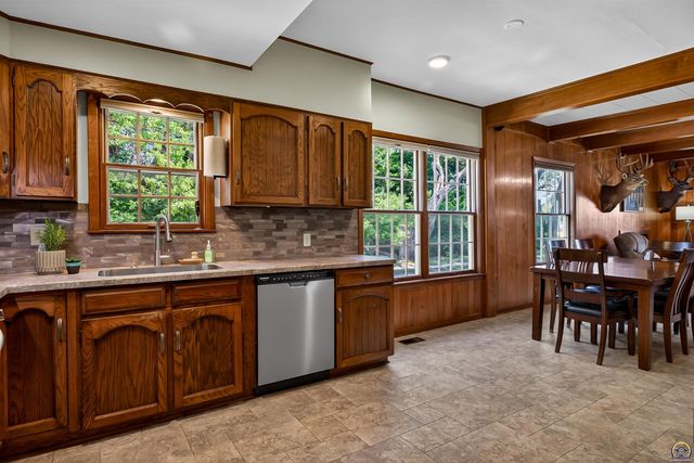 1635 SW Auburn RD, Topeka, KS 66615
