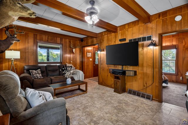 1635 SW Auburn RD, Topeka, KS 66615
