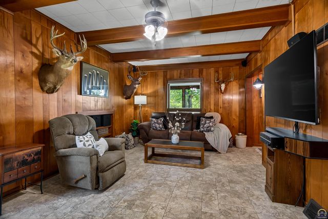 1635 SW Auburn RD, Topeka, KS 66615
