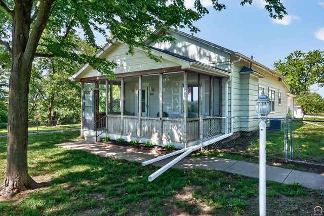 1635 SW Auburn RD, Topeka, KS 66615