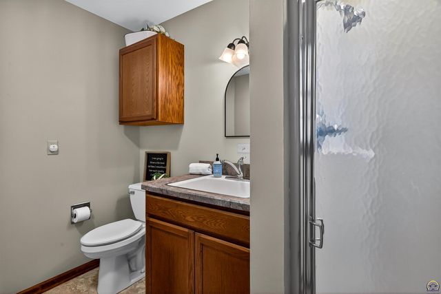 1635 SW Auburn RD, Topeka, KS 66615