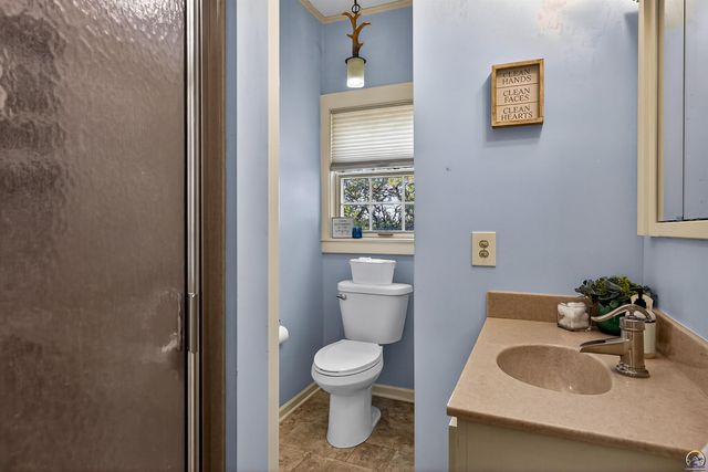 1635 SW Auburn RD, Topeka, KS 66615