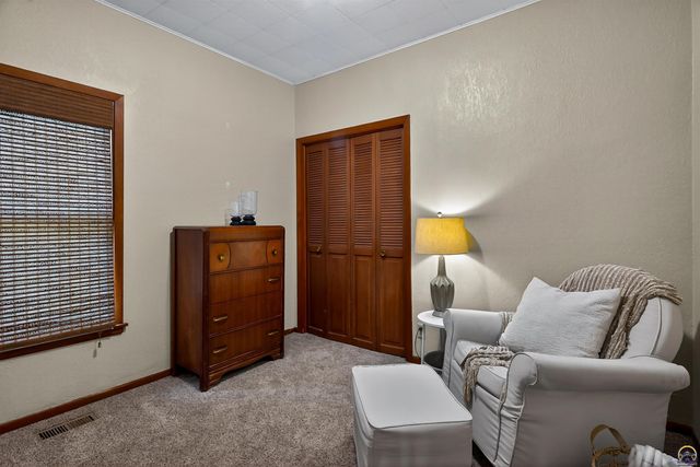 1635 SW Auburn RD, Topeka, KS 66615