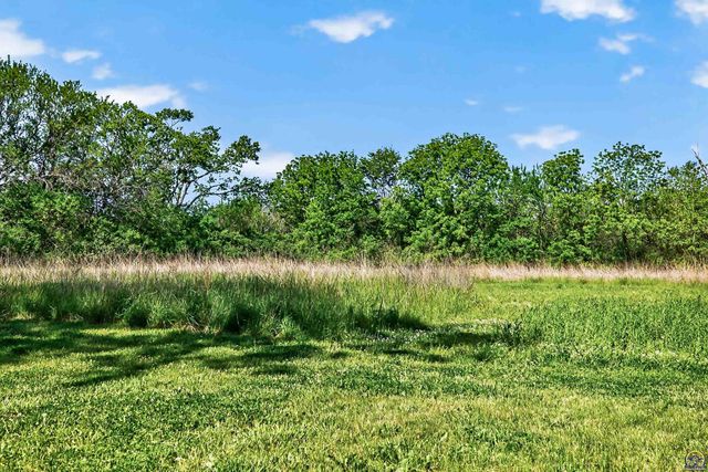 1635 SW Auburn RD, Topeka, KS 66615