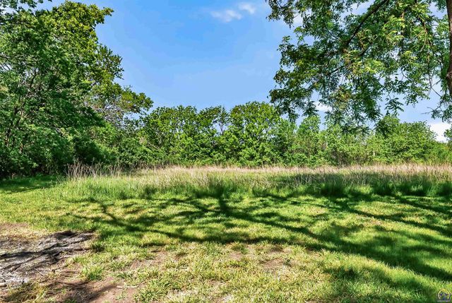 1635 SW Auburn RD, Topeka, KS 66615
