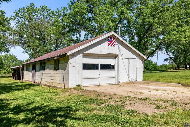 1635 SW Auburn RD, Topeka, KS 66615