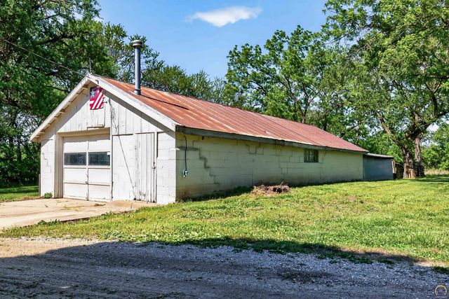 1635 SW Auburn RD, Topeka, KS 66615