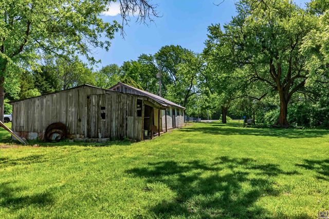 1635 SW Auburn RD, Topeka, KS 66615