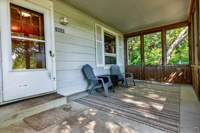 1635 SW Auburn RD, Topeka, KS 66615