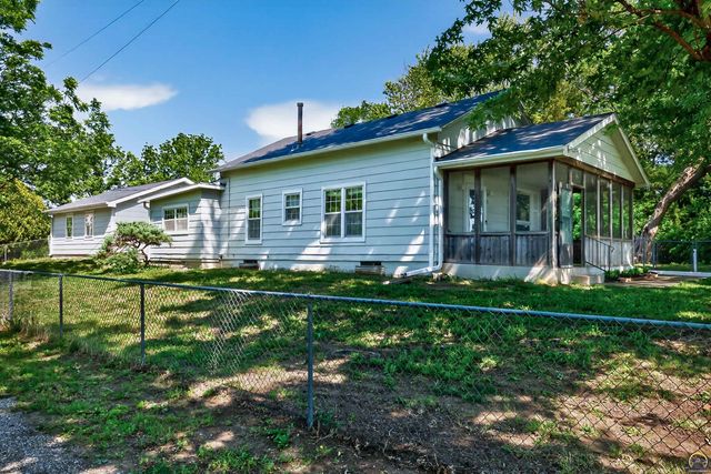 1635 SW Auburn RD, Topeka, KS 66615