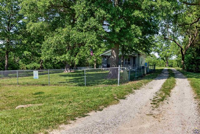 1635 SW Auburn RD, Topeka, KS 66615