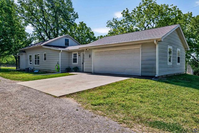 1635 SW Auburn RD, Topeka, KS 66615