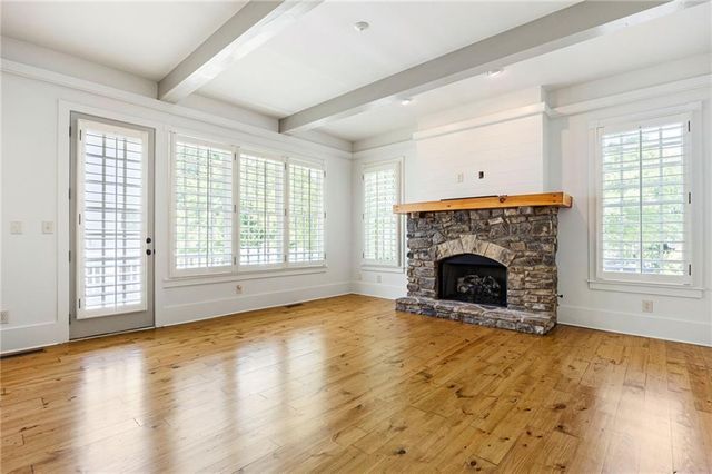 155 Hubbard Road, Woodstock, GA 30188