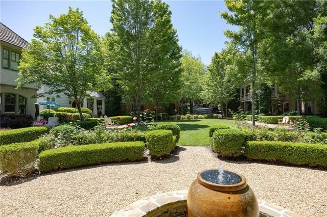 155 Hubbard Road, Woodstock, GA 30188