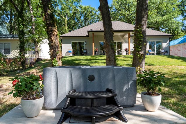 225 Ben Lacy Drive, Gun Barrel City, TX 75156
