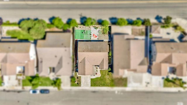 2865 Tulare Ct, Livingston, CA 95334
