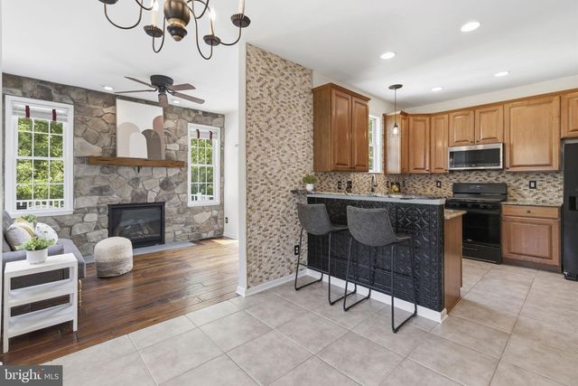 259 N FRONT ST, New Freedom, PA 17349