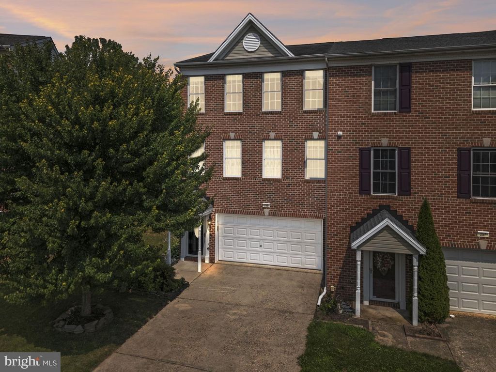 259 N FRONT ST, New Freedom, PA 17349