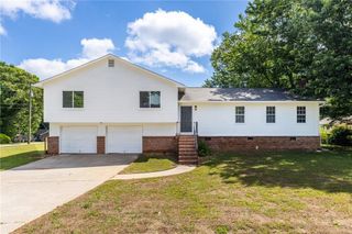2250 Ridge Forest Drive, Grayson, GA 30017