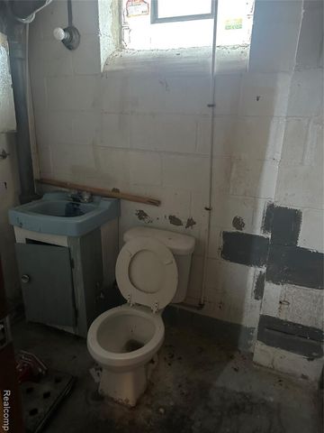 16070 E State Fair Street, Detroit, MI 48205