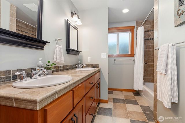 213 Rosemary Way, Lynden, WA 98264