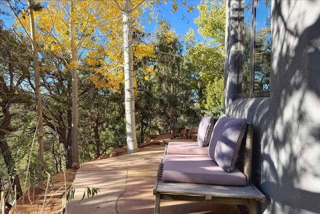 2160 Paseo Iglesias, Santa Fe, NM 87501