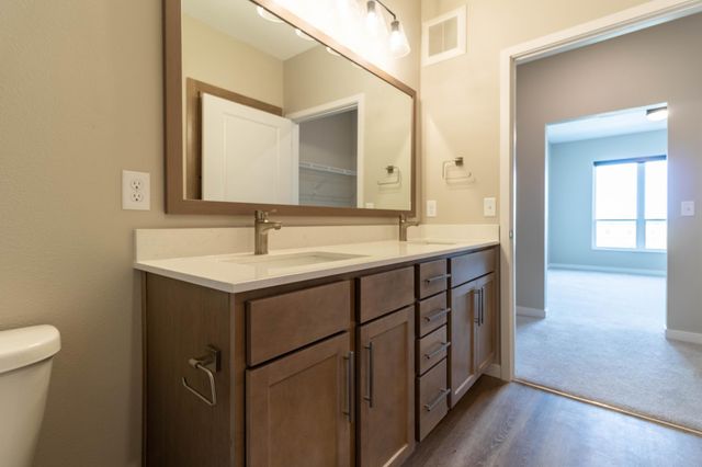 6450 37th Avenue NW 110, Rochester, MN 55901