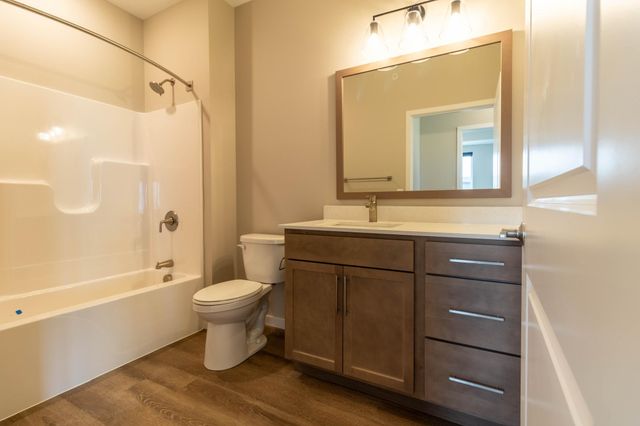 6450 37th Avenue NW 110, Rochester, MN 55901