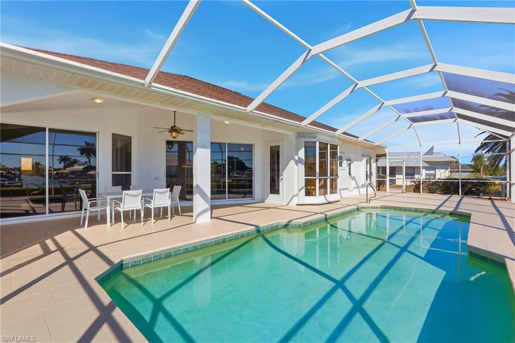 Image 24 of property listing at 828 SW 52nd ST, Cape Coral, FL 33914