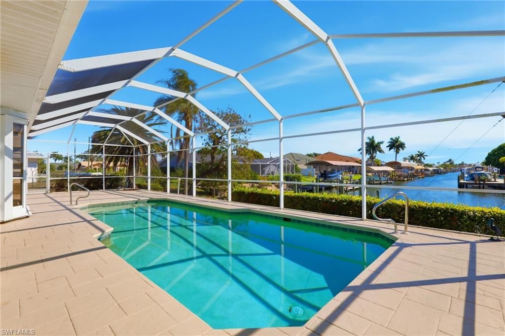 Image 25 of property listing at 828 SW 52nd ST, Cape Coral, FL 33914