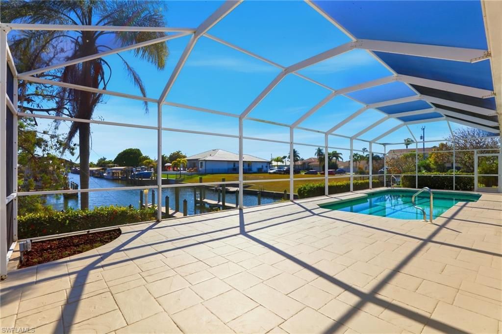 Image 28 of property listing at 828 SW 52nd ST, Cape Coral, FL 33914