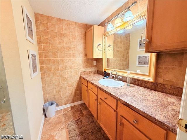3322 N Key DR 1, North Fort Myers, FL 33903