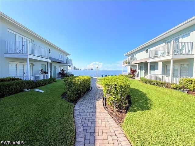 3322 N Key DR 1, North Fort Myers, FL 33903