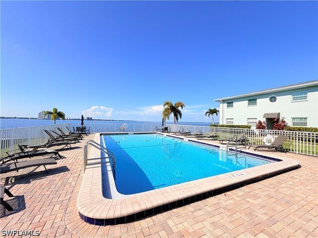 3322 N Key DR 1, North Fort Myers, FL 33903