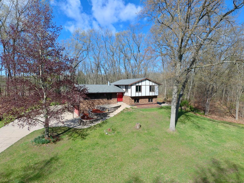 18121 136th Avenue, Crockery Twp, MI 49448