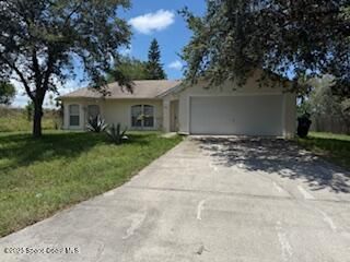 949 Serenade Street NW, Palm Bay, FL 32907
