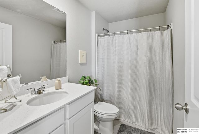10823 S 177th Street, Omaha, NE 68136