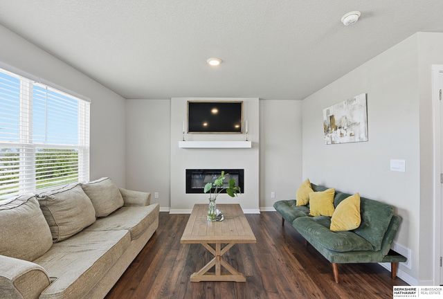 10823 S 177th Street, Omaha, NE 68136