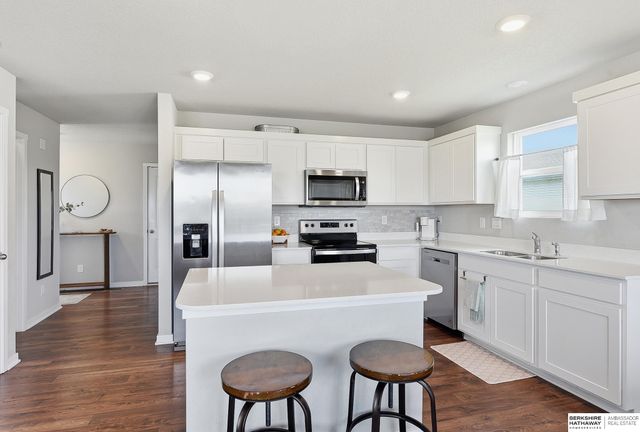 10823 S 177th Street, Omaha, NE 68136