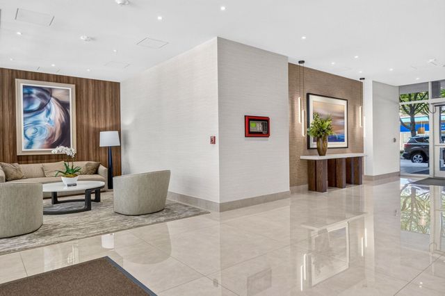 33 Pond 1005, Brookline, MA 02445