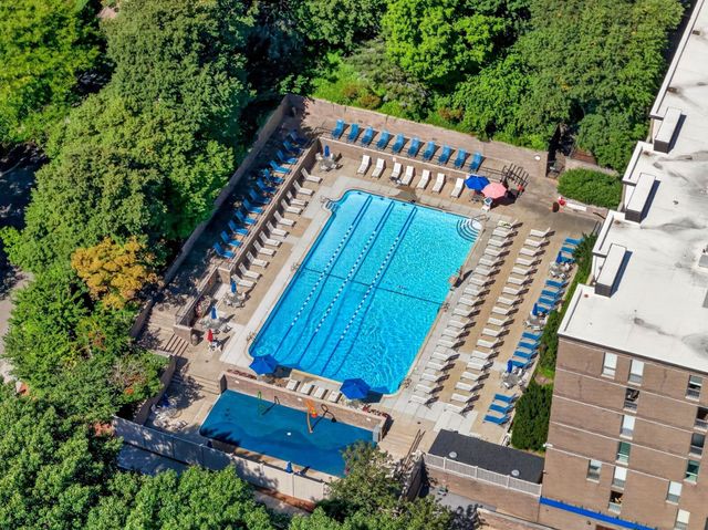33 Pond 1005, Brookline, MA 02445