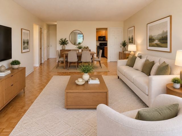 33 Pond 1005, Brookline, MA 02445