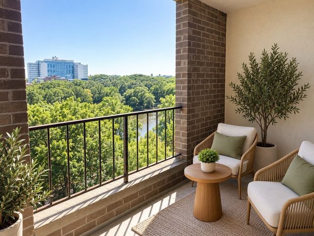33 Pond 1005, Brookline, MA 02445