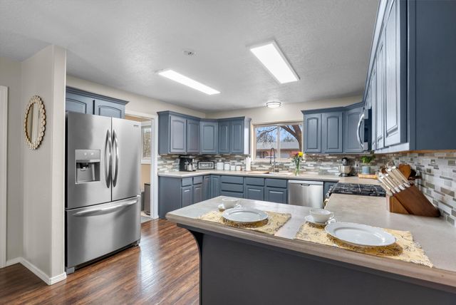 1025 Sandra Lane, Bosque Farms, NM 87068